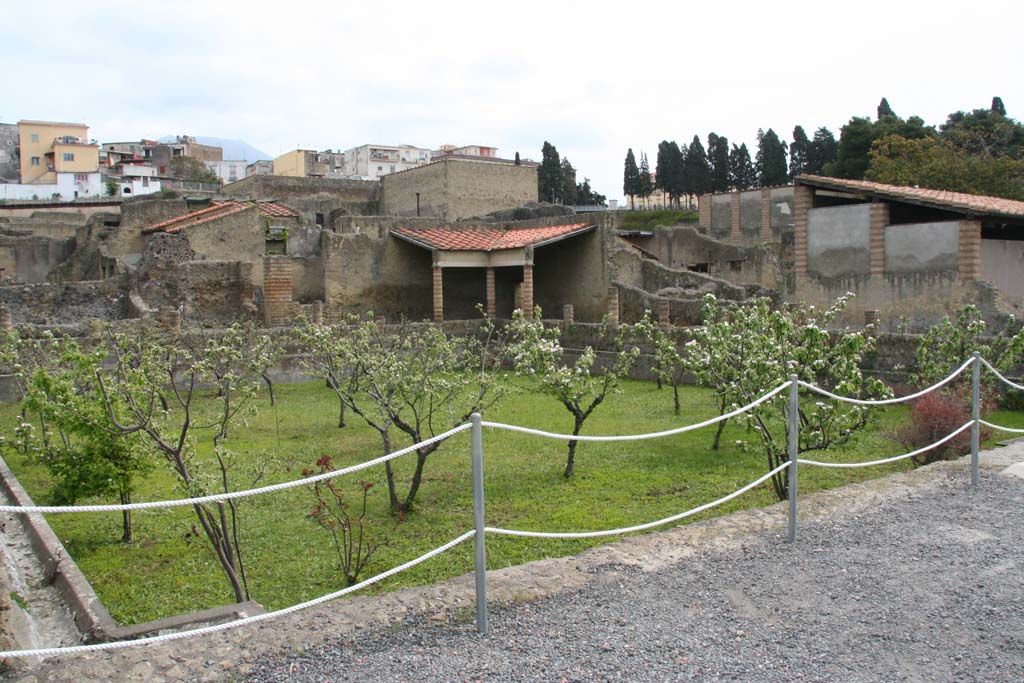 III.1 Herculaneum, April 2013. Area 31, looking across garden area towards north side, and north-east corner.
Photo courtesy of Klaus Heese.